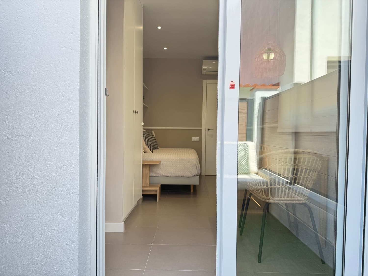 Precioso estudio renovado en la playa - foto 2