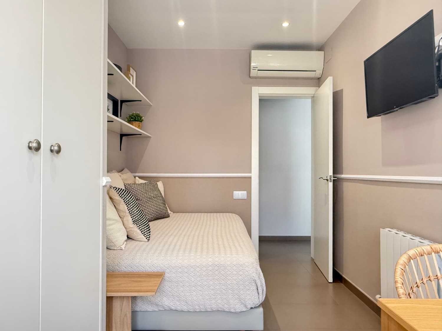 Precioso estudio renovado en la playa - foto 3