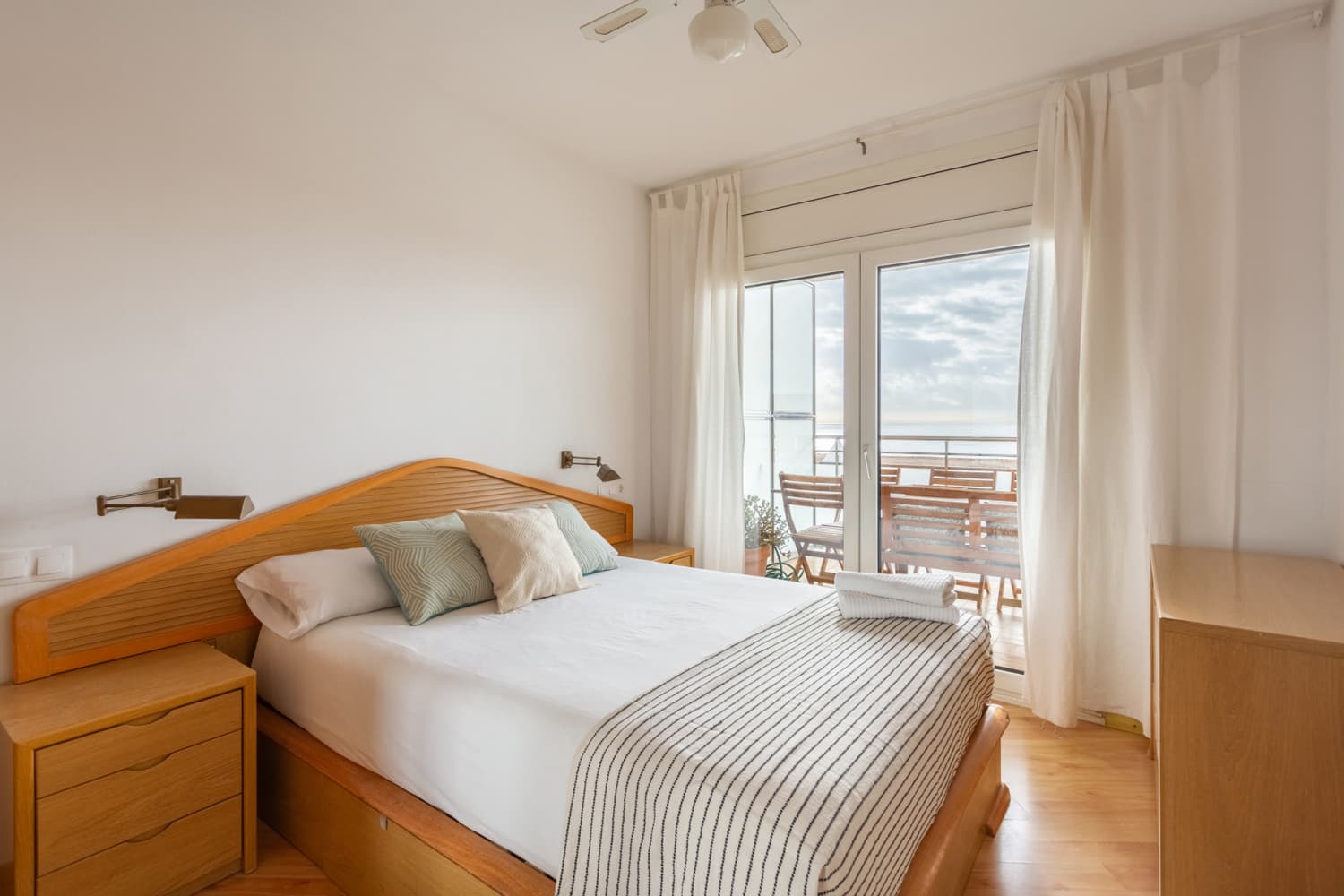 Ático acogedor, con vistas en la playa - foto 2