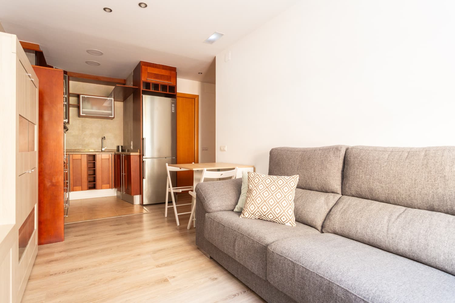 Apartamento moderno por el castillo de Castelldefels. - foto 3