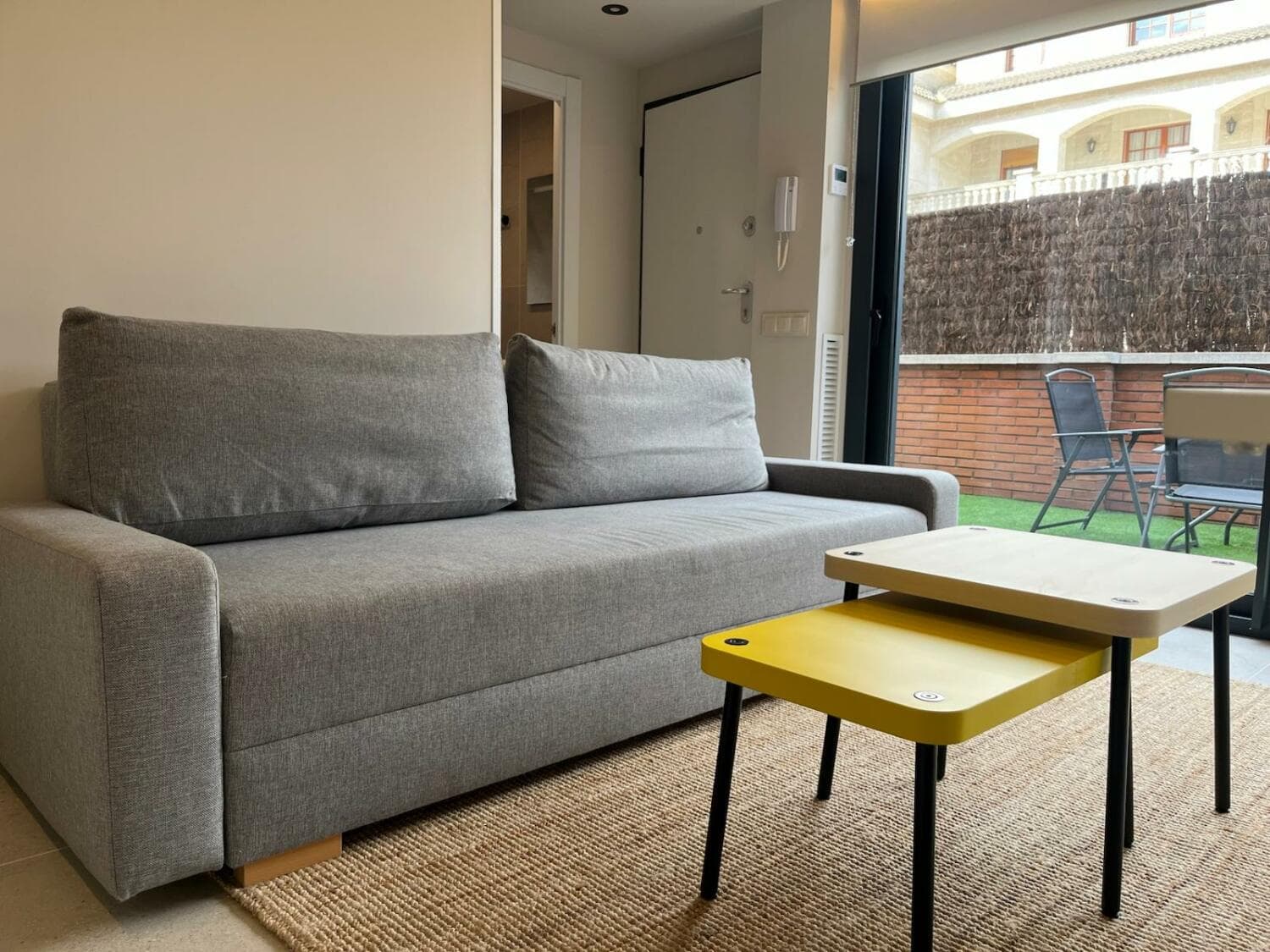 Estudio con terraza privada — Apartamento en Castelldefels