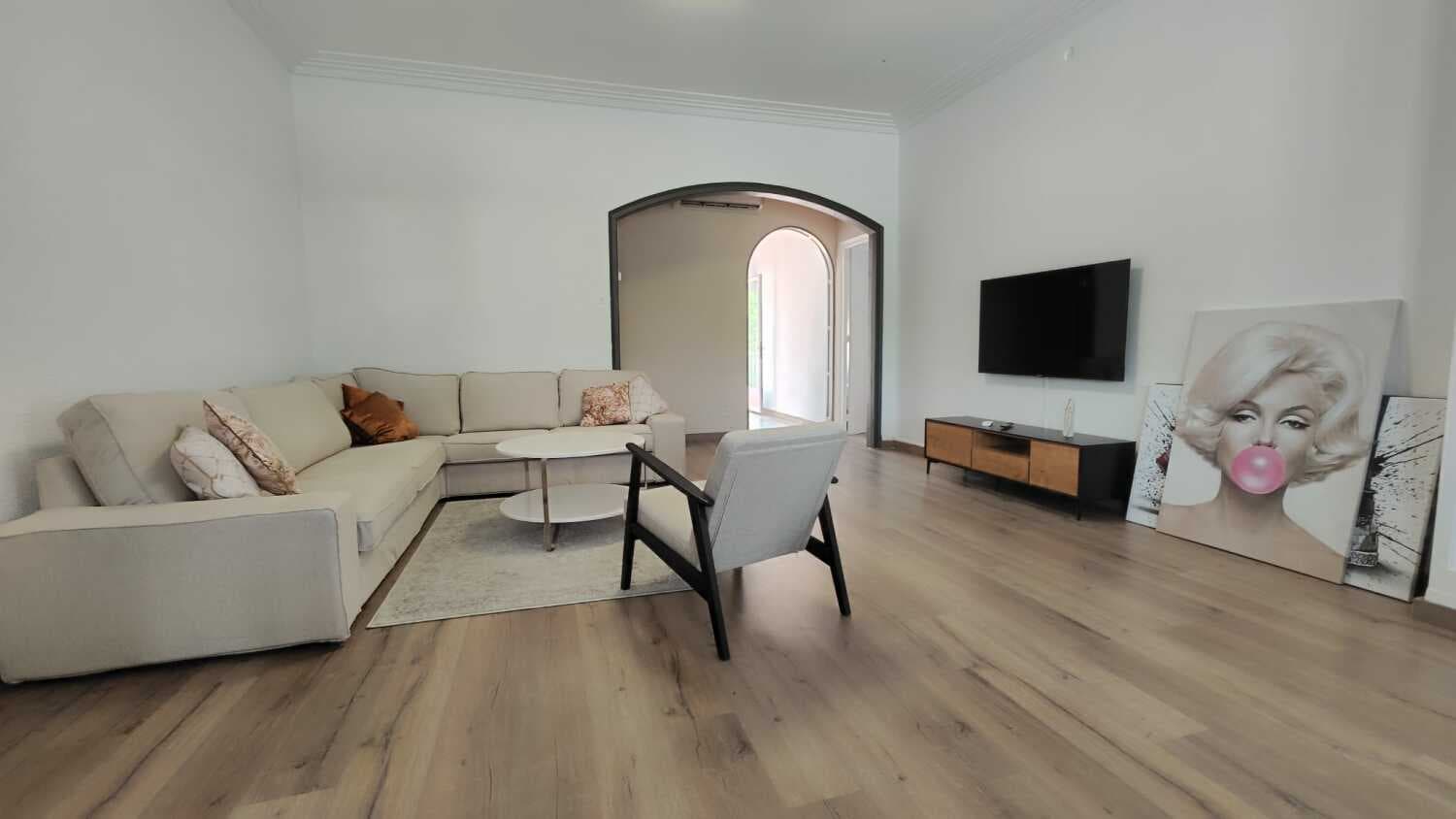Gran apartamento deluxe — Apartamento en Castelldefels