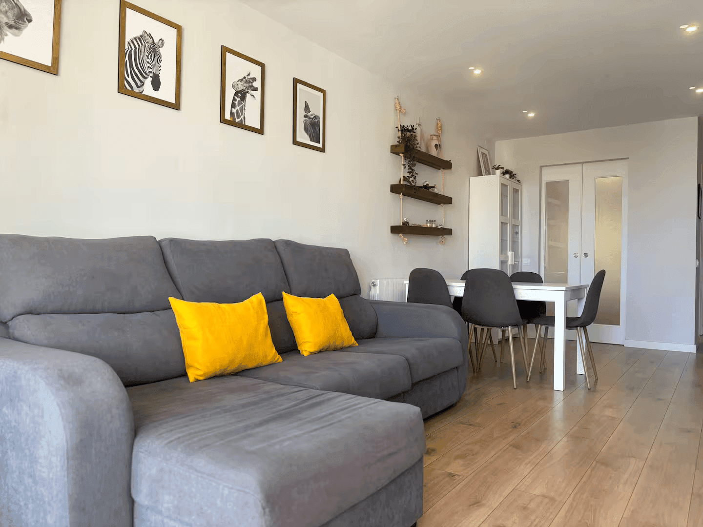 Golden Hours by the Sea — Apartamento en Castelldefels